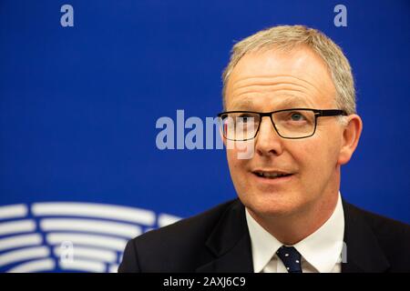 11. Februar 2020, Frankreich, Straßburg: Axel Voss (CDU, EVP-Fraktion) sitzt während einer Pressekonferenz in einem Raum im Gebäude des Europäischen Parlaments. Foto: Philipp von Ditfurth / dpa Stockfoto