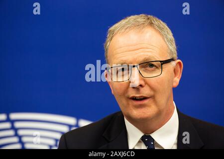 11. Februar 2020, Frankreich, Straßburg: Axel Voss (CDU, EVP-Fraktion) sitzt während einer Pressekonferenz in einem Raum im Gebäude des Europäischen Parlaments. Foto: Philipp von Ditfurth / dpa Stockfoto