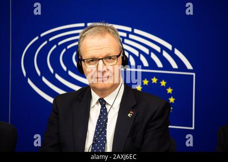 11. Februar 2020, Frankreich, Straßburg: Axel Voss (CDU, EVP-Fraktion) sitzt während einer Pressekonferenz in einem Raum im Gebäude des Europäischen Parlaments. Foto: Philipp von Ditfurth / dpa Stockfoto