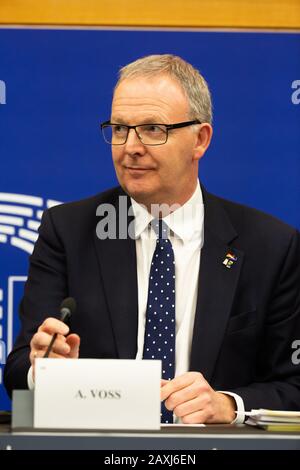 11. Februar 2020, Frankreich, Straßburg: Axel Voss (CDU, EVP-Fraktion) sitzt während einer Pressekonferenz in einem Raum im Gebäude des Europäischen Parlaments. Foto: Philipp von Ditfurth / dpa Stockfoto