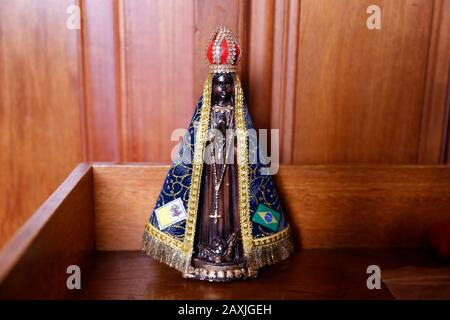 Statue des Bildes Unserer Lieben Frau von Aparecida, Mutter Gottes in der katholischen Religion Stockfoto