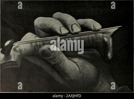 Mein System des übens für Geige und Lavier auf psycho-physiologischer grundlinie . Abb. III Die Gruppe A, h, e, d auf der G-Seite für die "Akkordatierung des Fingers.. Abb. IV Steh den Ersten Fingern auf der E-Saite bei der Klopfbebung. 15 tflfc * r* ^Ä*^^^. Abb. V. Sendung mit dem 4. Finger a, h, c, d auf der G-Saite. Stockfoto
