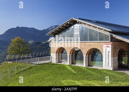 Dokumentationszentrum Obersalzberg, Untersberg dahinter, Berchtesgaden, Berchtesgadener Land, Oberbayern, Bayern, Süddeutschland, Deutschland, Europa Stockfoto