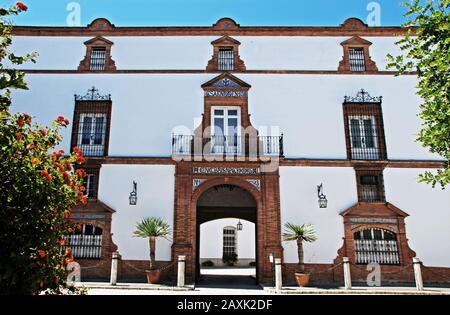 Eintritt in Pedro Domecq Bodega, Jerez de la Frontera, Spanien. Stockfoto