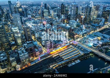 Melbourne, Blick auf die Stadt bei Nacht, Australien, Provinz Victoria Stockfoto