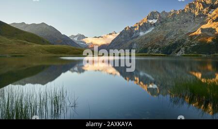 Lac du Pontet, La Meije, Rhône Alpen, Hautes-Alpen, Frankreich Stockfoto