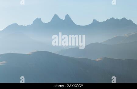 Aiguille d'Arves vom Col de la Croix de Fer, Rhone-Alpen, Savoie, Frankreich Stockfoto