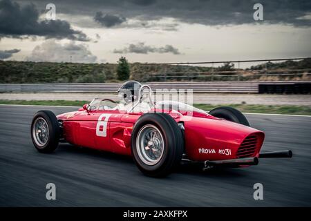 Ferrari 156 'Sharknose' Grand-Prix-Rennfahrer auf der Rennstrecke in Zandvoort Stockfoto