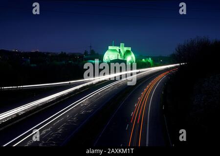 Kläranlage der Emschergenossenschaft an der Schnellstraße Brakeler Straße in Dortmund-Brakel. Stockfoto