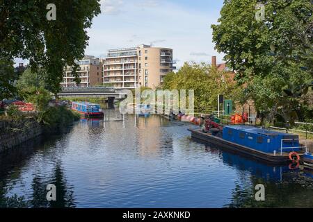 Der River Lea in der Nähe von Millfields Park, Hackney Marshes, East London UK Stockfoto