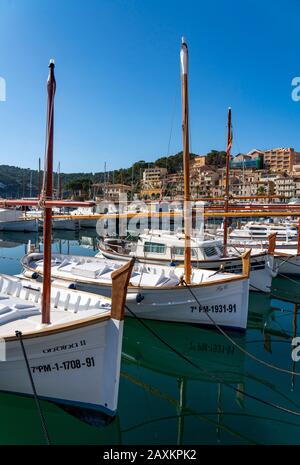 Küstenstadt Port de Sóller im Nordwesten der Insel, in der Nähe von Alconàsser, Serra de Tramuntana, Mallorca, Spanien, Stockfoto