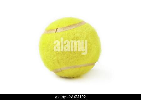 Tennisball isoliert auf weißem Hintergrund Stockfoto