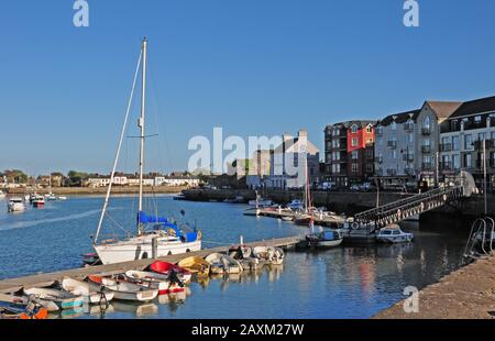 Steigende Flut. Abend. Der Hafen. Dungarvan. Stockfoto