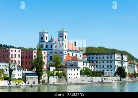 Die Kirche Sankt Michael in Passau Stockfoto