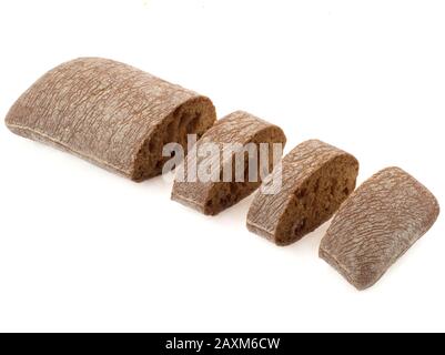 Ciabatta italienisches Brot in Scheiben geschnitten, isoliert auf weißem Hintergrund Stockfoto