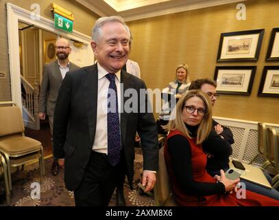 Der Arbeitsmarktführer Brendan Howlin kommt zu einer Pressekonferenz im Buswells Hotel, Dublin, wo er ankündigte, in den kommenden Wochen als Parteivorsitzender zurückzutreten. Stockfoto