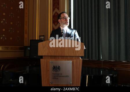 Zusammenarbeit mit Whitehall Networking Event am 12. Februar 2020. Korrespondenten wurden eingeladen, Pressebüros zu besuchen und mit Pressereferenten zu sprechen. Heute war das Netzwerk für ausgewählte Journalisten und Mitarbeiter aus Botschaften, die in Großbritannien arbeiten. Abteilungen/Organisationen waren: BEis, CPS, MOD, DCMS, DEFRA, FCO, FPA, HQ, DfID, DIT, MOJ, NCA, NIO, Premierminister Büro, HMRC, Außenministerin von Schottland, DT, HMT, Besuchen Sie Großbritannien, britische Regierung in Wales, DWP, Verschiedene Reporter der Außenministerverbände hatten die Möglichkeit, Verbindungen mit der britischen Regierung und der UK zu knüpfen. Stockfoto