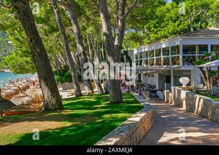 Strandrestaurant des Hotels Formentor, Cala Pi de la Posada am Cap de Formentor in der Nähe von Port de Pollenca, Mallorca, Balearen, Spanien Stockfoto