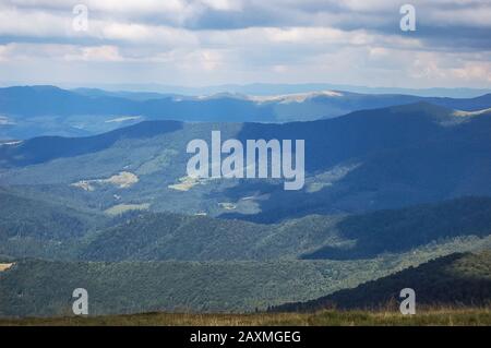 Blick auf die Karpaten, Blick auf die Landschaft, mit Aussicht Stockfoto