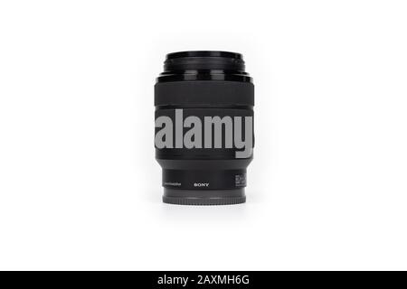 Bangkok, Thailand - 14. Juni 2019, Sony FE 28-70-mm-Objektiv für die spiegellose Kamera von Sony war Thailand 2019, Bangkok, Thailand. Stockfoto