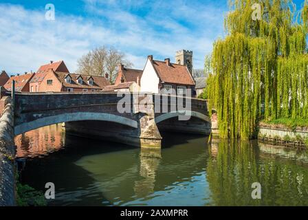 Die historische Fye Brücke, überqueren den Fluss Wensum in Norwich, Norfolk, England, UK. Stockfoto