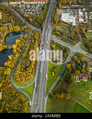 Luftaufnahmen, Gladbeck, Autobahneinfahrt Gladbeck A2 auf der Bundesstraße B224, lange Einfahrt, Ellinghorst, Gladbeck, Ruhrgebiet, Nord-Rhein-Westpha Stockfoto