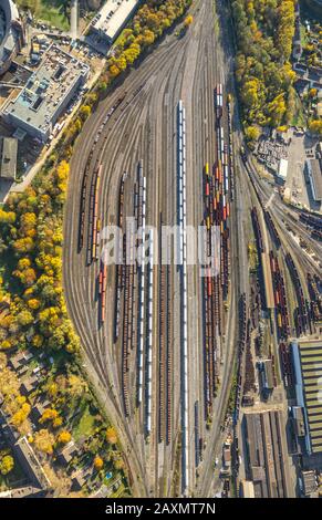 Luftaufnahmen, Gleise, Rangierbahnhof, Güterdepot, Kutschen, Frachtwagen, Thyssenkrupp Steel Europe AG Duisburg, Old Ham Spring, Duisburg, Ru Stockfoto