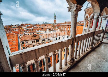 Venedig, Italien. Blick vom Dach des Palazzo Contarini del Bovolo, auch Palazzo Contarini Minelli dal Bovolo genannt Stockfoto