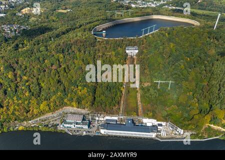 Luftbild, Hengsteysee, im Schiffswinkel in der Fokusecke geht sie auf Reorganisation, Schrägaufzug zwischen Schiebehülshaus und Ufer sollte Stockfoto