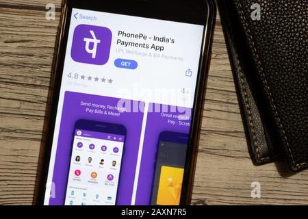 Los Angeles, Kalifornien, USA - 12. Februar 2020: PhonePe App Store Seite nah oben, Illustrative Editorial Stockfoto
