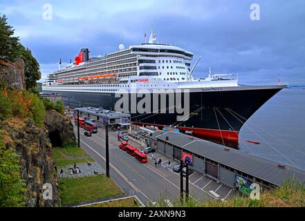 Transatlantic Liner Queen Mary 2 im Hafen im Oslo-Fjord, Oslo, Norwegen Stockfoto