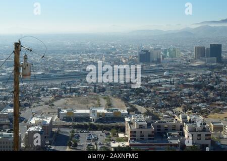 Luftaufnahme Der Innenstadt Von El Paso, Texas Am Sonnigen Morgen Stockfoto