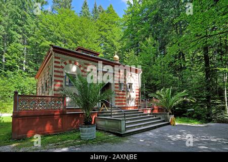 Marokkanisches Haus auf dem Burggelände von Schloss Linderhof, Pfarrei Ettal, Ammertal, Ammergauer alpen, Oberbayern, Bayern, Deutschland Stockfoto