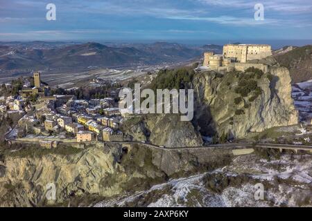 Panoramaansicht der Festung San Leo Stockfoto