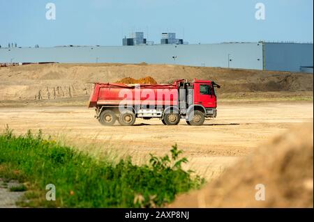 Erde, Erdbau, Bagger, Schaufel, Layer, Ausbau, Bergbau, Schwerindustrie, Arbeit, Job, Gelände, Ausgrabungen, Beladung, Transport, Gewicht, Sicherheit, Stockfoto