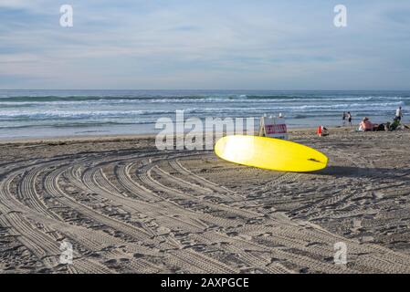 Küstenszene am Mission Beach vor Sonnenuntergang. San Diego, CA, USA. Stockfoto