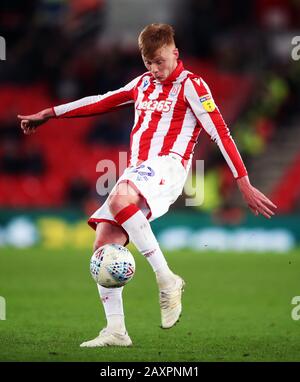 Sam Clucas von Stoke City während des Sky Bet Championship Matches im BET365 Stadium, Stoke. Stockfoto