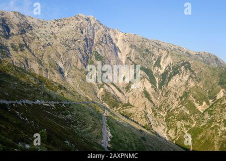 Passstraße, Llogara-Pass, Maja e "ik Î's Mountain, Ceraunian Mountain Range, Himara, HimarÎ, Qar Vlora, Albanien Stockfoto