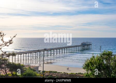 Winterliche Küstenszene mit Blick auf Scripps Pier. La Jolla, CA, USA. Stockfoto
