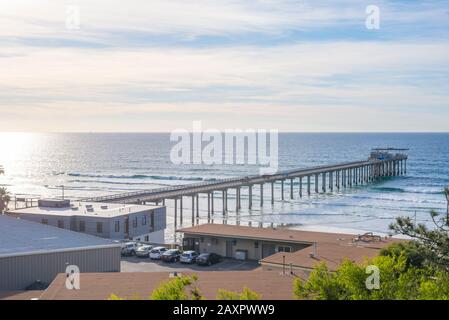 Winterliche Küstenszene mit Blick auf Scripps Pier. La Jolla, CA, USA. Stockfoto