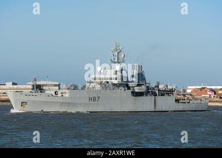 Das hydrografische Vermessungs- und Forschungsschiff der Royal Navy, HMS Echo (H87), in Solent, nachdem es Portsmouth, Großbritannien, am 12. Februar 2020 verlassen hatte. Stockfoto