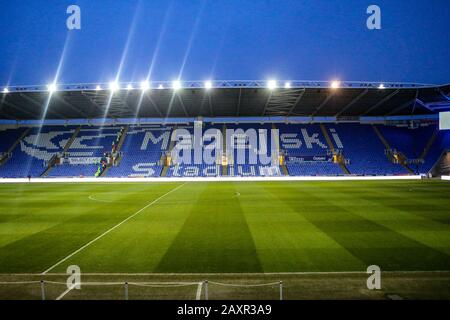 Reading, Großbritannien. Februar 2020. Ein allgemeiner Blick auf das Madejski-Stadion vor dem EFL Skybet Championship Match, Das Am Mittwoch, den 12. Februar 2020 In Reading gegen West Bromwich Albion im Madejski-Stadion zu Lesen ist. Dieses Bild darf nur für redaktionelle Zwecke verwendet werden. Nur redaktionelle Nutzung, Lizenz für kommerzielle Nutzung erforderlich. Keine Verwendung bei Wetten, Spielen oder einer einzelnen Club-/Liga-/Spielerpublikationen. PIC von Tom Smeeth/Andrew Orchard Sportfotografie/Alamy Live News Credit: Andrew Orchard Sportfotografie/Alamy Live News Stockfoto