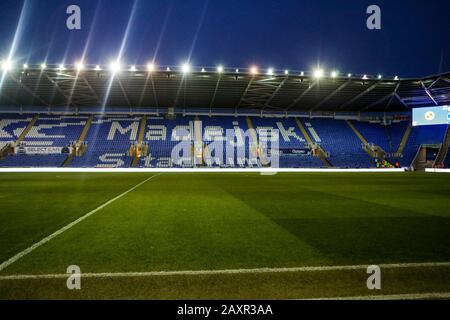 Reading, Großbritannien. Februar 2020. Ein allgemeiner Blick auf das Madejski-Stadion vor dem EFL Skybet Championship Match, Das Am Mittwoch, den 12. Februar 2020 In Reading gegen West Bromwich Albion im Madejski-Stadion zu Lesen ist. Dieses Bild darf nur für redaktionelle Zwecke verwendet werden. Nur redaktionelle Nutzung, Lizenz für kommerzielle Nutzung erforderlich. Keine Verwendung bei Wetten, Spielen oder einer einzelnen Club-/Liga-/Spielerpublikationen. PIC von Tom Smeeth/Andrew Orchard Sportfotografie/Alamy Live News Credit: Andrew Orchard Sportfotografie/Alamy Live News Stockfoto