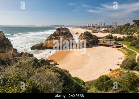 Praia dos tres Irmaos Strand, Alvor, Algarve, Bezirk Faro, Portugal Stockfoto