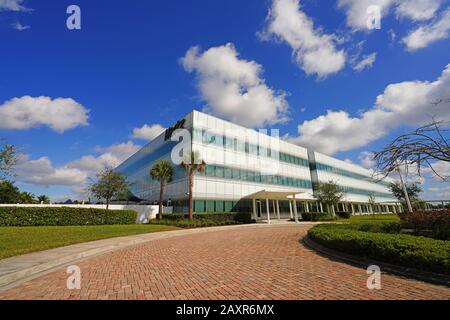 Estero, FL -30 JAN 2020 - Außenansicht des Hauptquartiers der Hertz Corporation mit Sitz in Florida, einem amerikanischen Autovermieter, der auch t besitzt Stockfoto