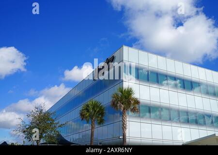 Estero, FL -30 JAN 2020 - Außenansicht des Hauptquartiers der Hertz Corporation mit Sitz in Florida, einem amerikanischen Autovermieter, der auch t besitzt Stockfoto