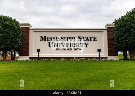 Starkville, MS/USA - 9. Februar 2020: Mississippi State University Entrance Sign, Gegründet 1878 Stockfoto