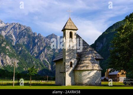 Katholische Kirche in Theth, Nationalpark Theth, albanische Alpen, Prokletije, Qark Shkodra, Albanien Stockfoto