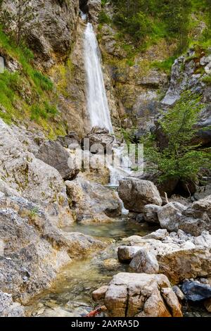 Wasserfall in Theth, Nationalpark Theth, albanische Alpen, Prokletije, Qark Shkodra, Albanien Stockfoto