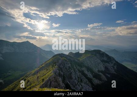 Blick von Jezerski Vrh im Lovcen-Nationalpark, in Cetinje, Montenegro Stockfoto